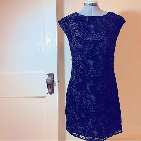 Vintage Emmelee navy velvet burnout layered fitted sheath dress size Medium - Picture 1 of 9